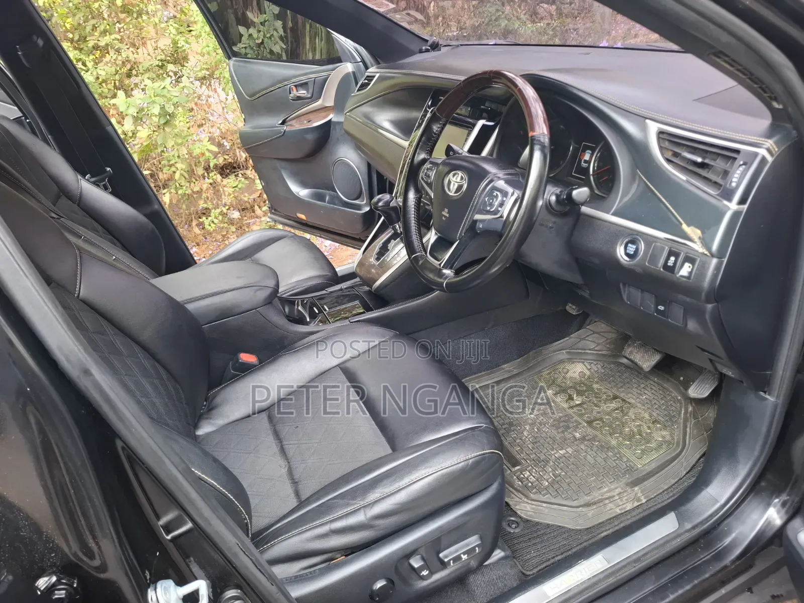 Toyota Harrier 2.0 2014 Black
