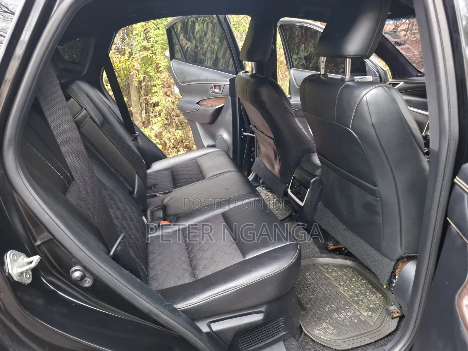 Toyota Harrier 2.0 2014 Black
