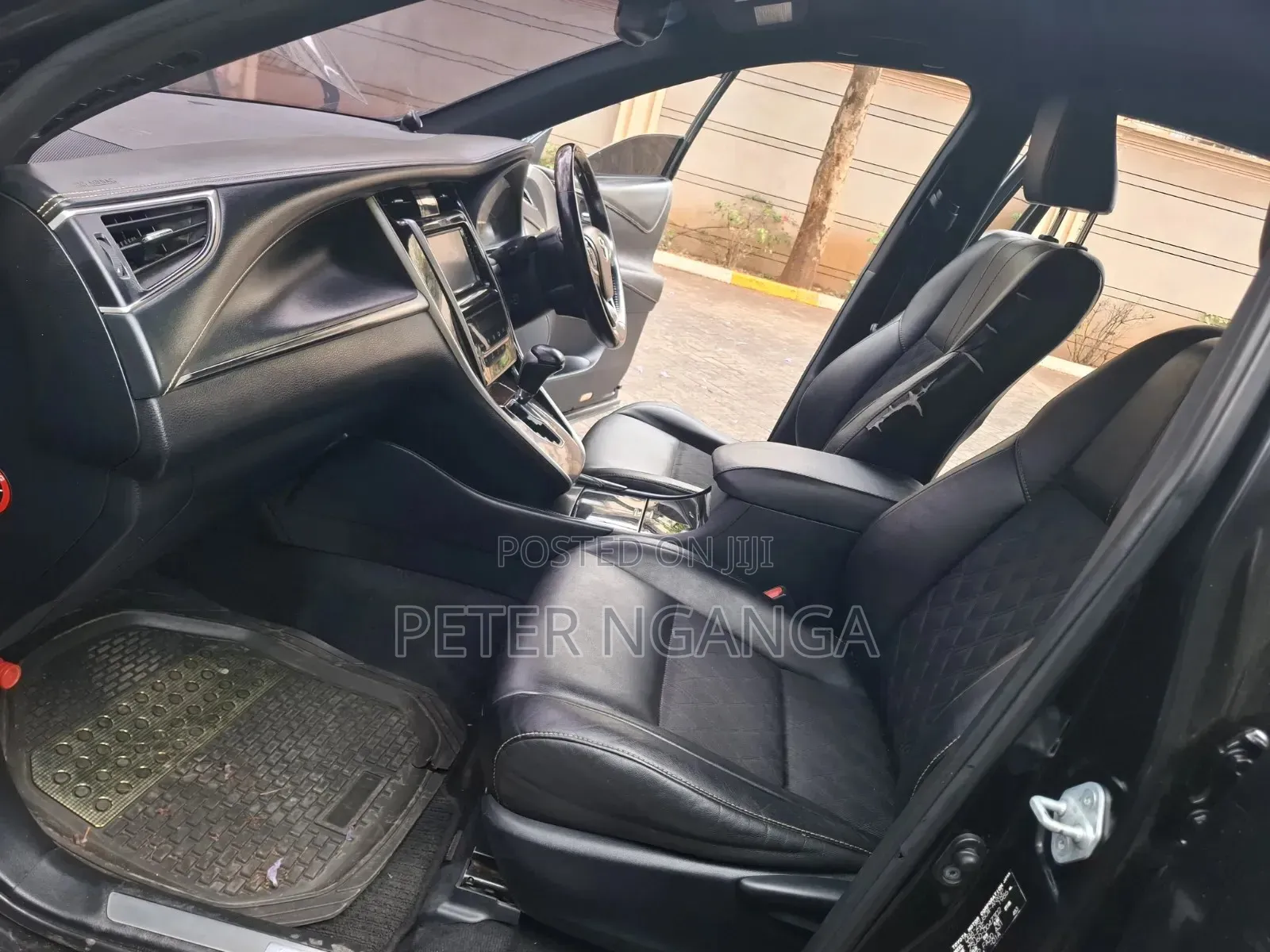 Toyota Harrier 2.0 2014 Black