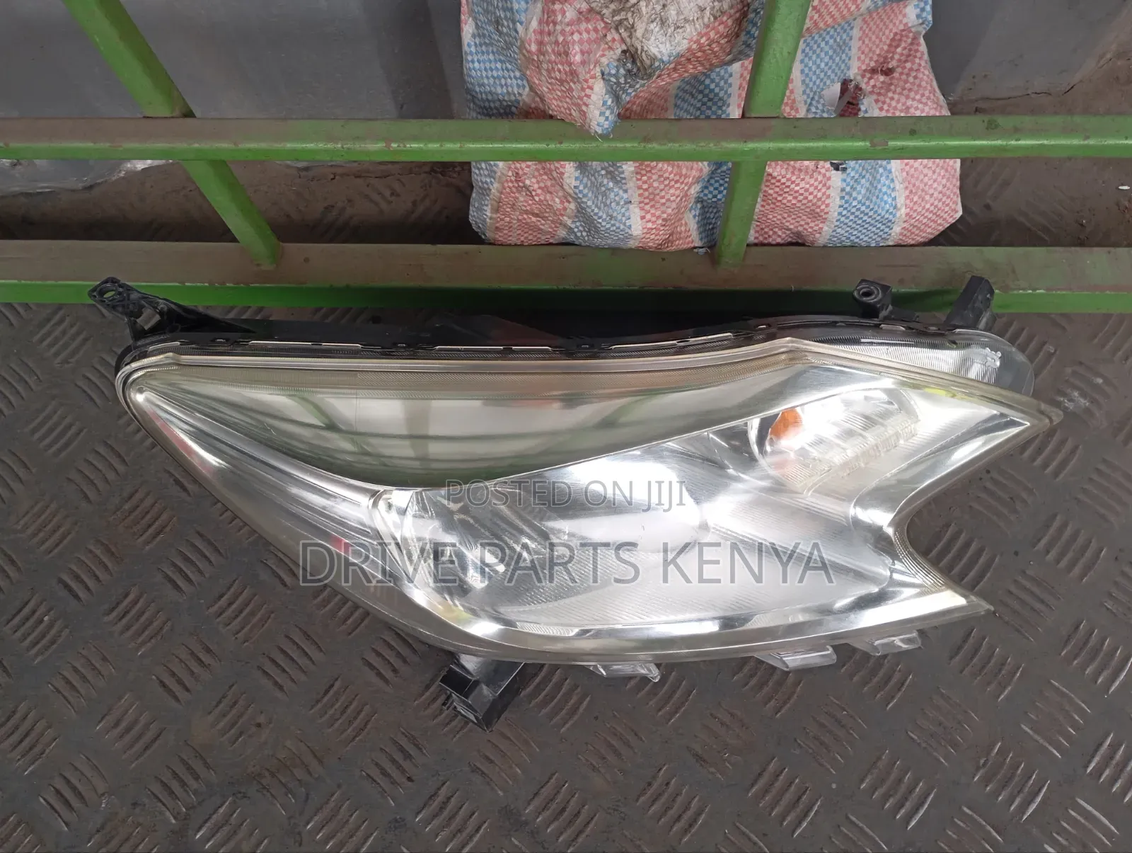 Nissan Note E12 Headlight