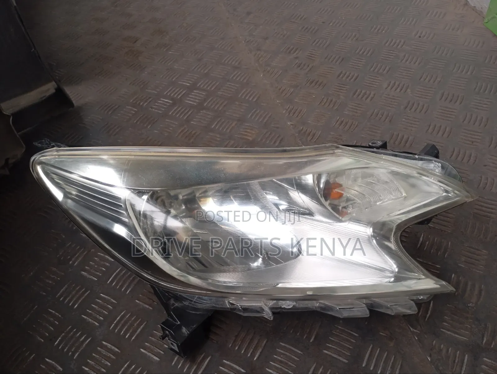 Nissan Note E12 Headlight