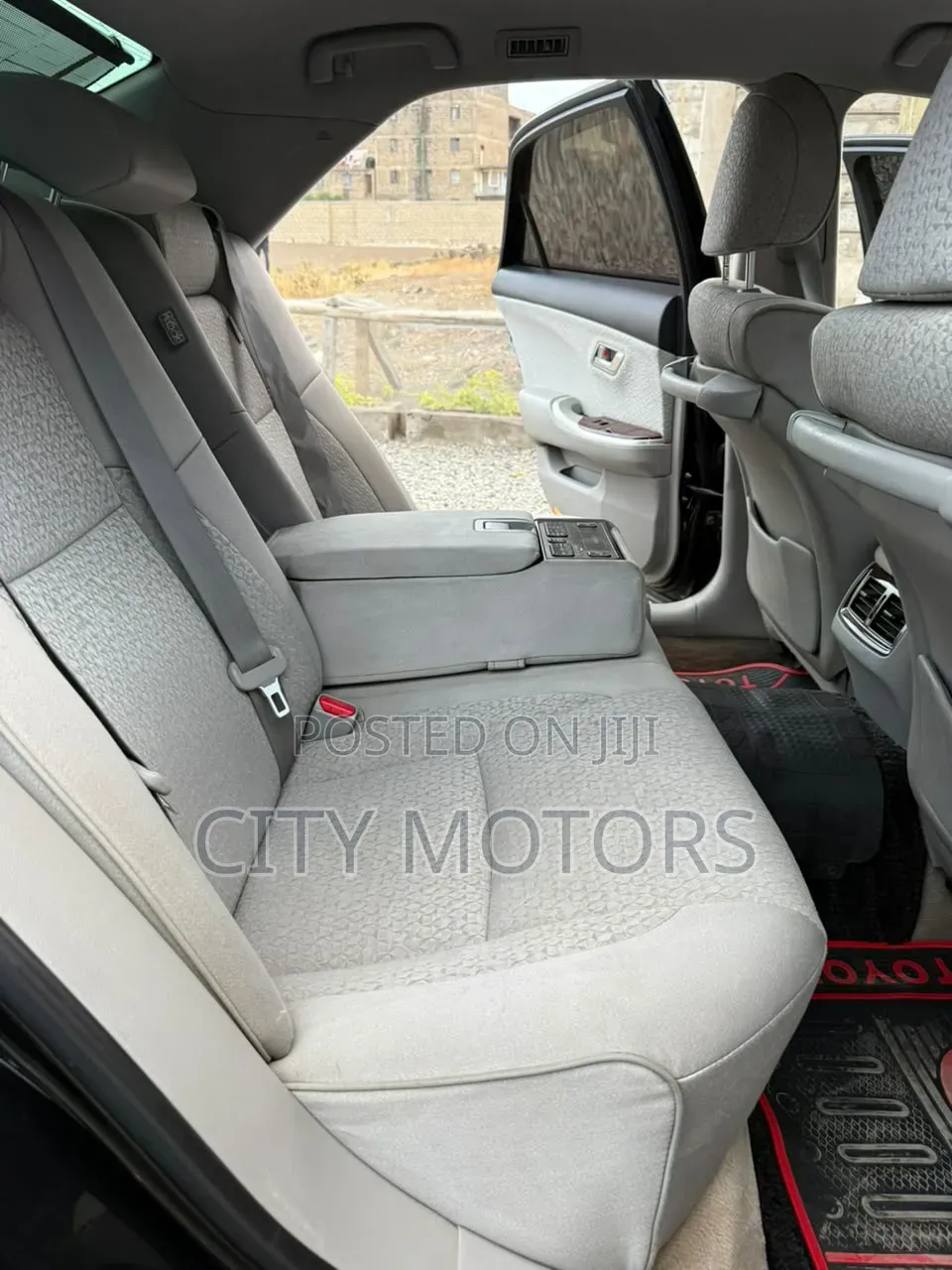 Toyota Crown 2012 Black