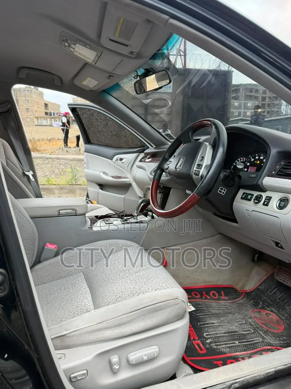 Toyota Crown 2012 Black