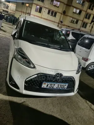 Toyota Sienta 2020 White