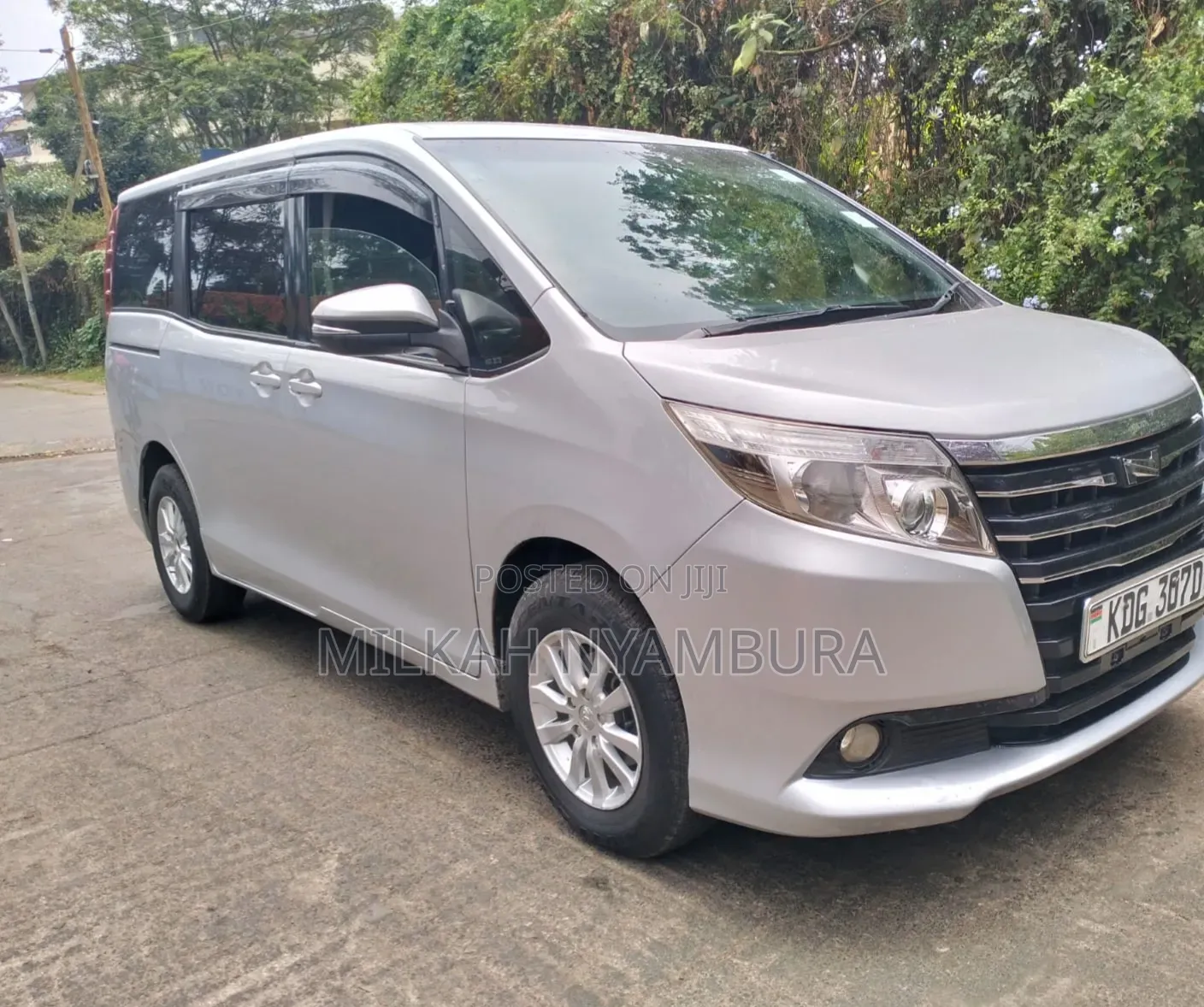 Toyota Noah 2015 Silver