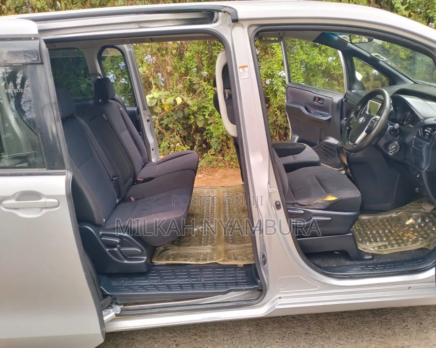 Toyota Noah 2015 Silver