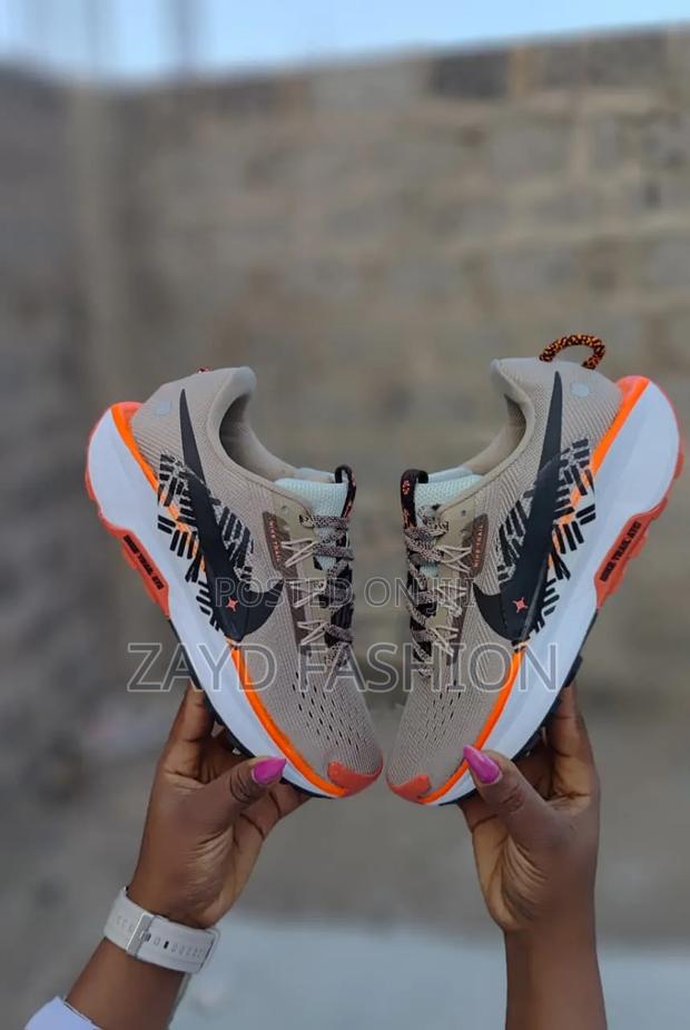 Nike Trail 5 Beige