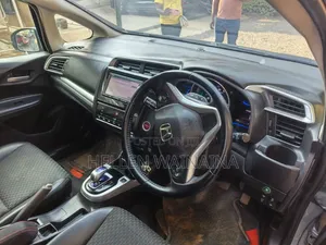 Honda Fit 2017 Silver