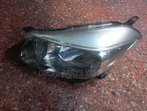 Vitz Juwella 2013 Headlight