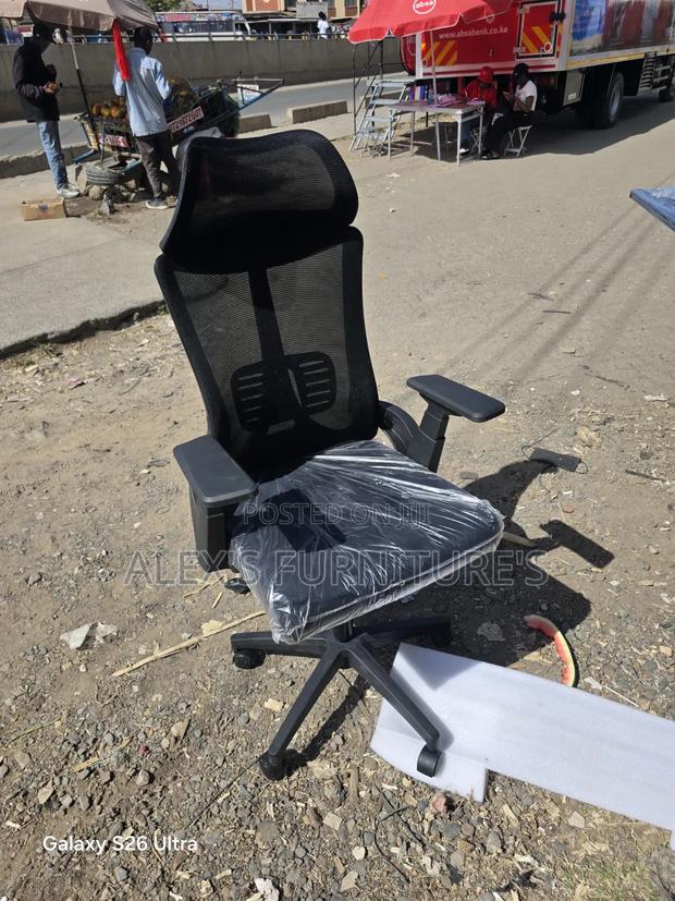 Big Headrest Office Chairs - main view