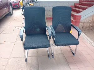 Modern Mesh Waiting Chair With Armrest