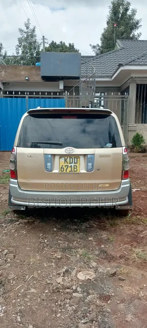Toyota Succeed SV Premium 2014 Gold