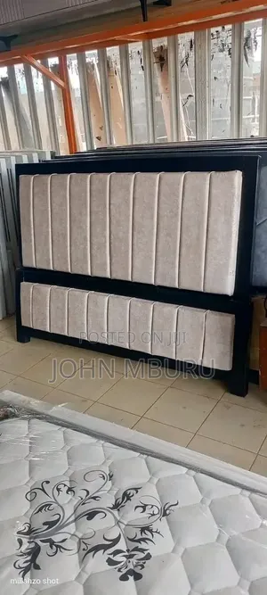 Modern Mocket Bed Black and Cream White 6*6