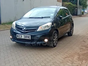 Toyota Vitz 1.3 FWD 3dr 2012 Black