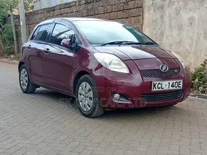 Toyota Vitz 1.3 FWD 3dr 2010 Maroon