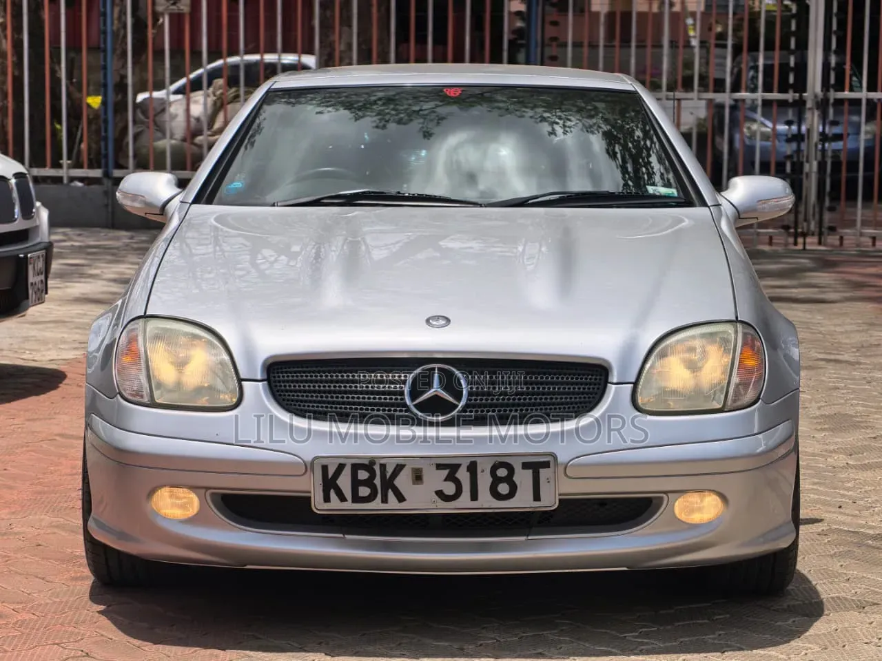 Mercedes-Benz 230E 2002 Silver
