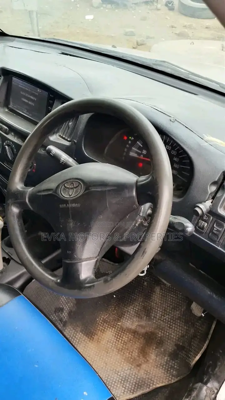 Toyota Probox 2005 Silver