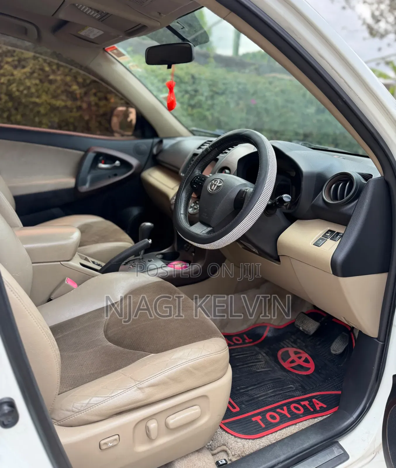 Toyota Vanguard 2012 White