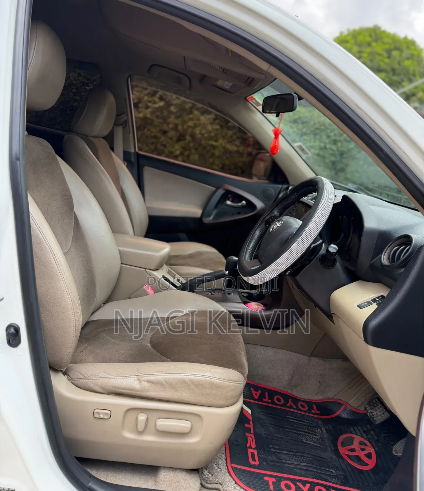 Toyota Vanguard 2012 White