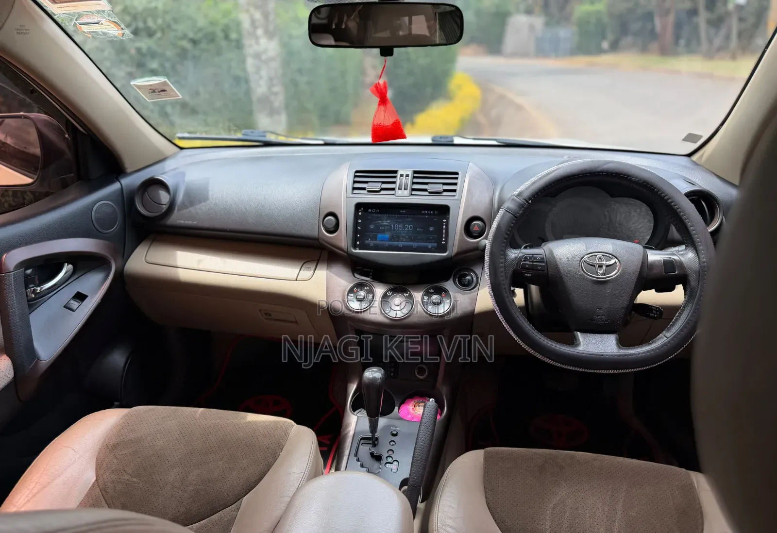 Toyota Vanguard 2012 White