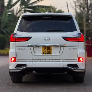 Lexus LX 570 AWD 2016 White