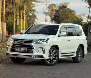 Lexus LX 570 AWD 2016 White