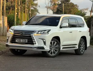 Lexus LX 570 AWD 2016 White
