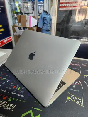 Laptop Apple MacBook Pro 2017 8GB Intel Core i5 SSD 256GB