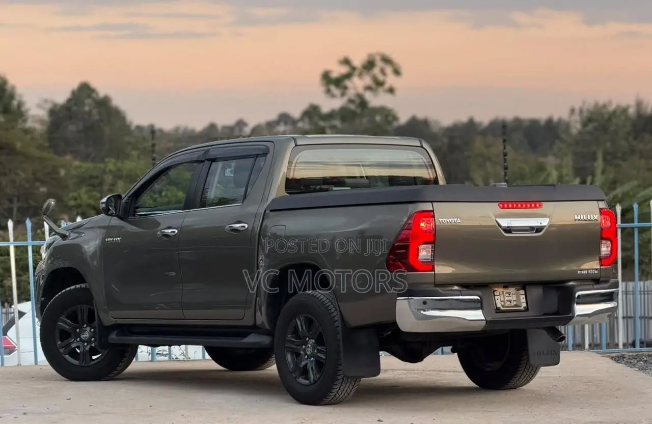 Toyota Hilux Revo Double Cab Deisel 2.4 AWD 2021 Brown