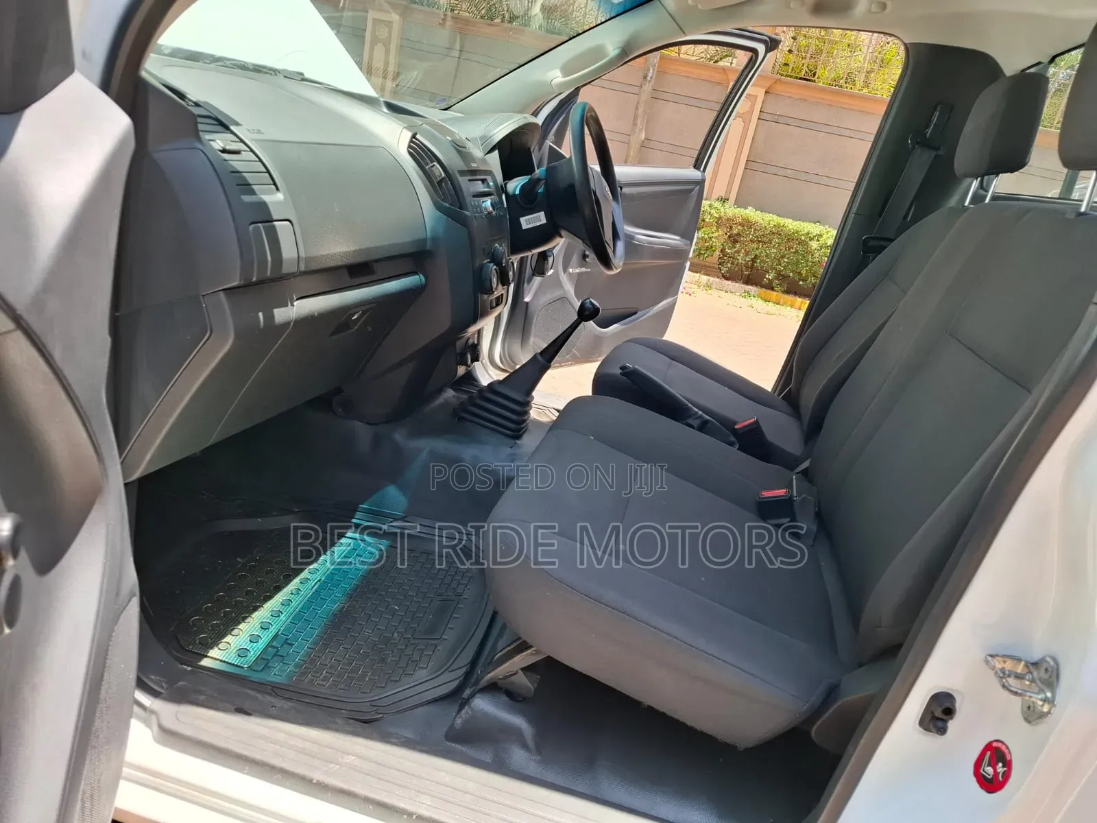 Isuzu D-MAX 2025 White