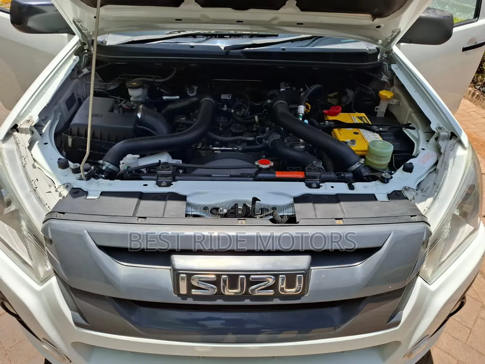 Isuzu D-MAX 2025 White