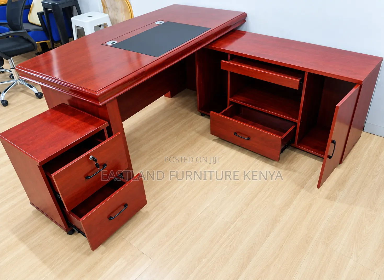 Executive L-Shaped Office Desk With Mobile Drawer Cabinet