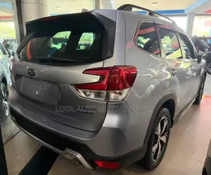 Subaru Forester 2019 Silver