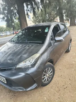 Toyota Vitz 1.3 FWD 5dr 2015 Gray