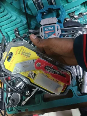 Quick-Change Foldable Utility Knife