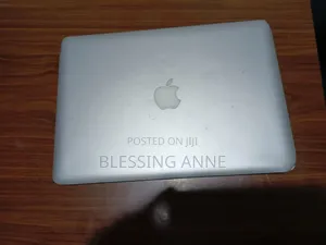Laptop Apple MacBook 8GB Intel Core i5 HDD+SSD 256GB