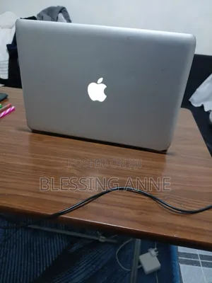 Laptop Apple MacBook 8GB Intel Core i5 HDD+SSD 256GB