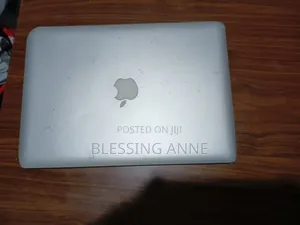Laptop Apple MacBook 8GB Intel Core i5 HDD+SSD 256GB