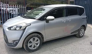 Toyota Sienta 1.5 AWD 2016 Silver