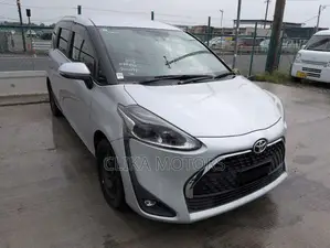 Toyota Sienta 1.5 AWD 2019 Silver