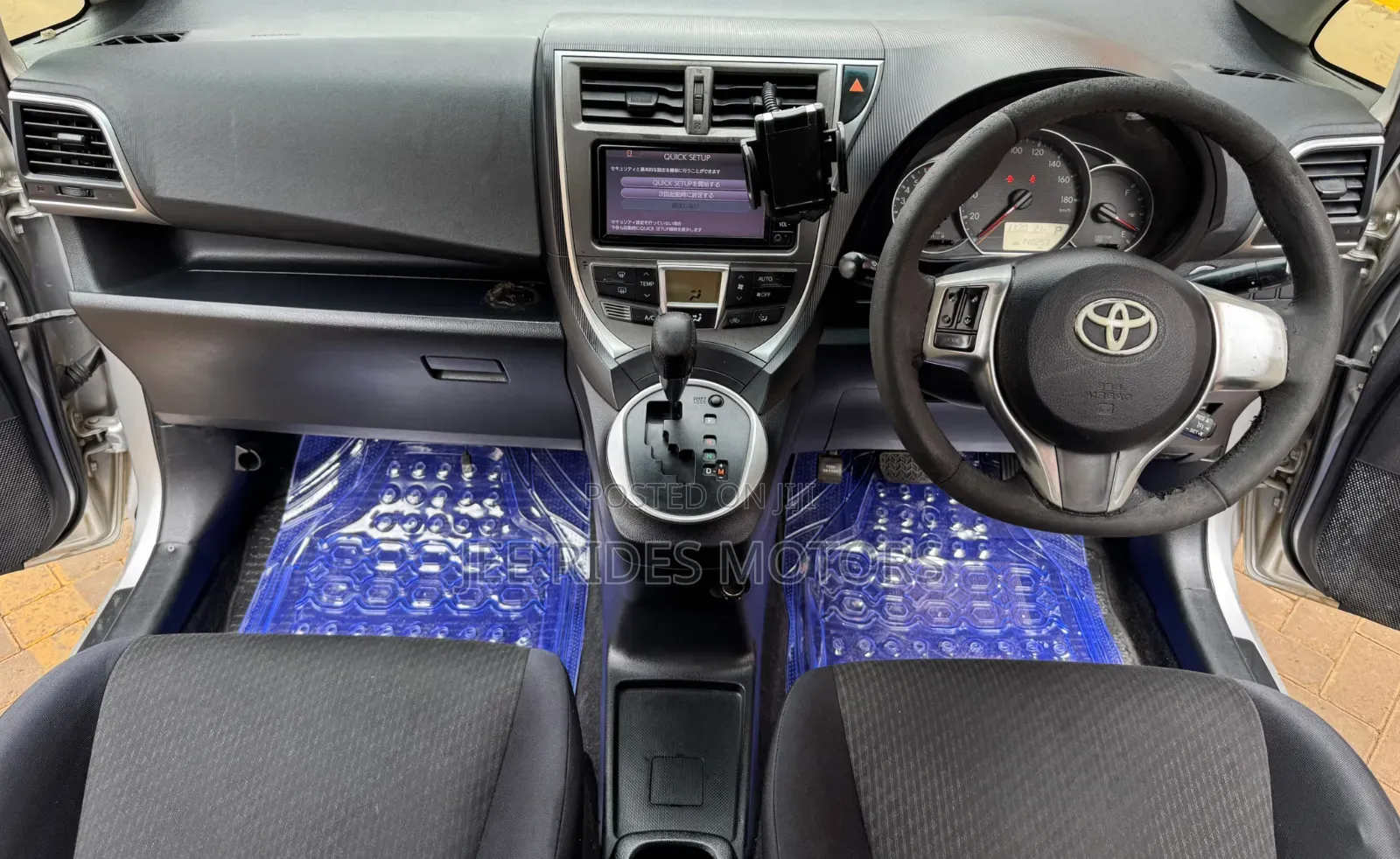 Toyota Ractis 2012 Silver
