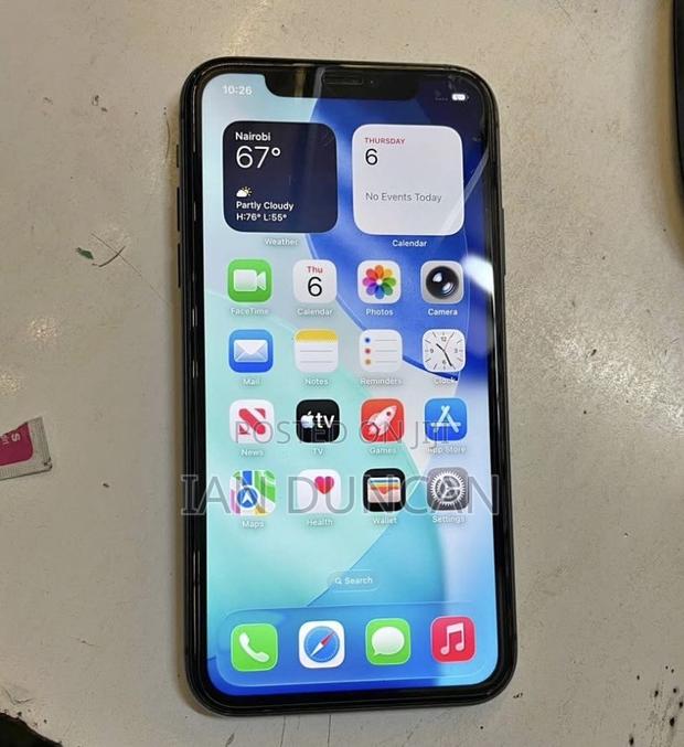 Apple iPhone 11 64 GB Black - main view