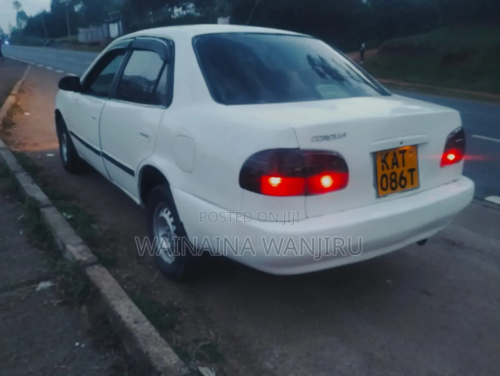 Toyota Corolla 1998 White