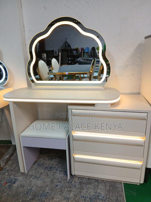 Dressing Table; Modern Dressing Table With Mirror for Stylish Bedroom - thumbnail 3