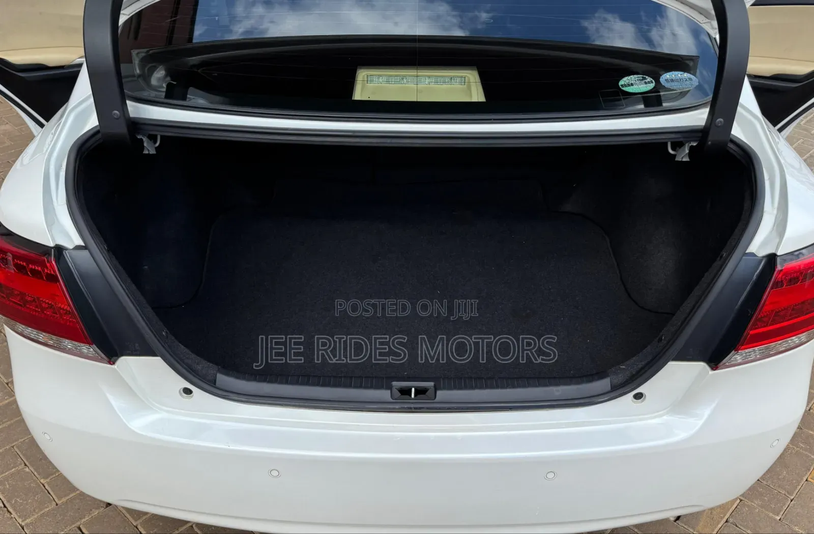 Toyota Premio 2018 Ivory