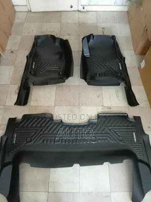 Toyota Land Cruiser 5D TPE Floor Mats – Black Custom Fit Car Mats