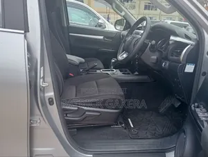 Toyota Hilux Revo Double Cab Deisel 2.4 AWD 2021 Silver