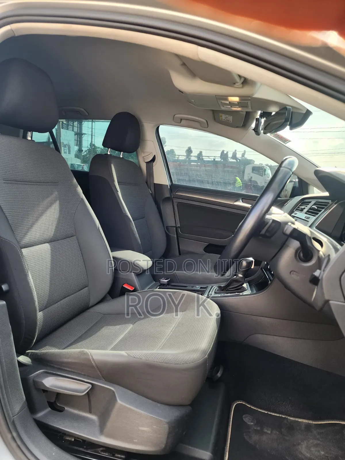 Volkswagen Golf TSI S FWD 2018 Gold