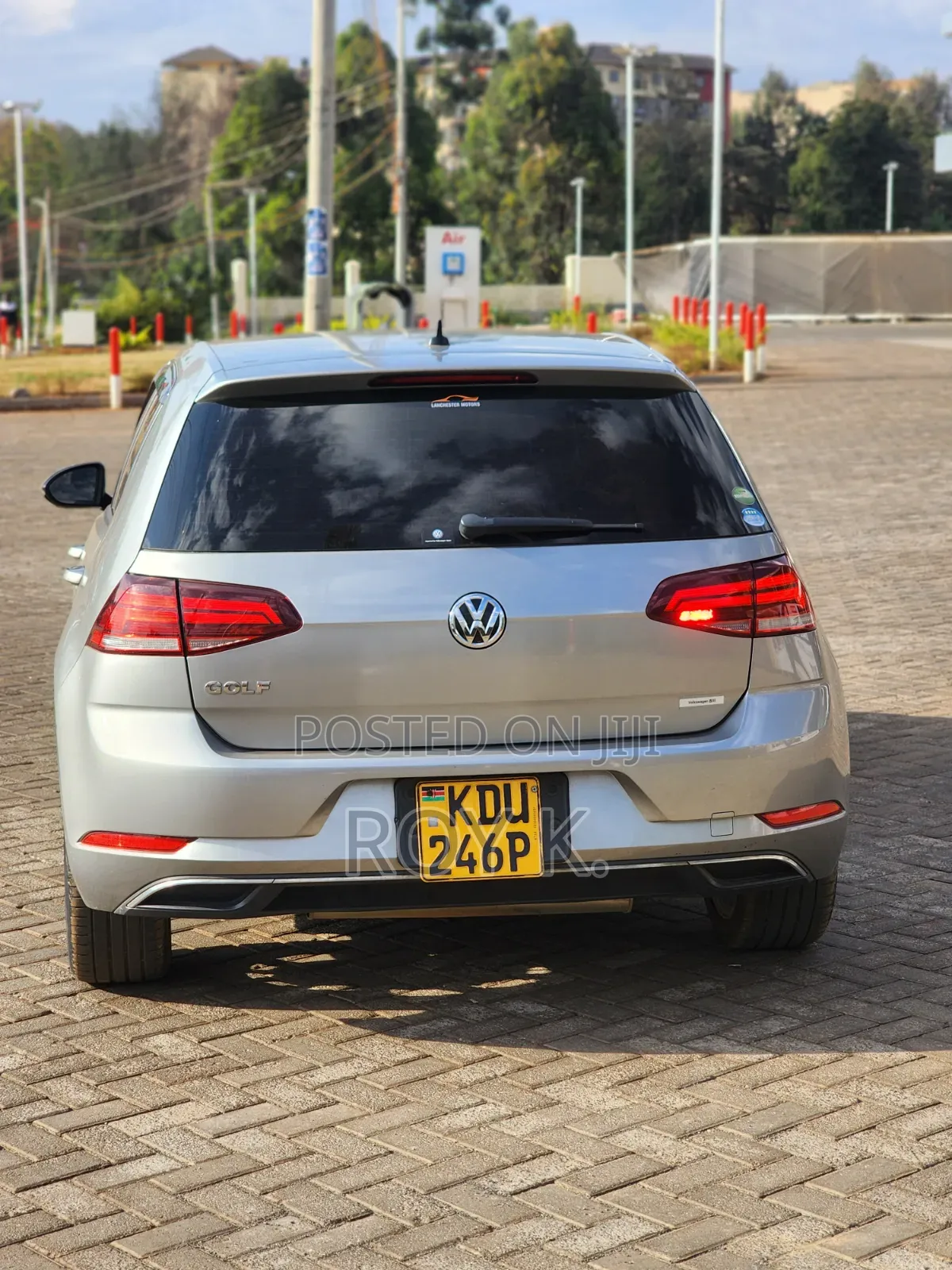 Volkswagen Golf TSI S FWD 2018 Gold
