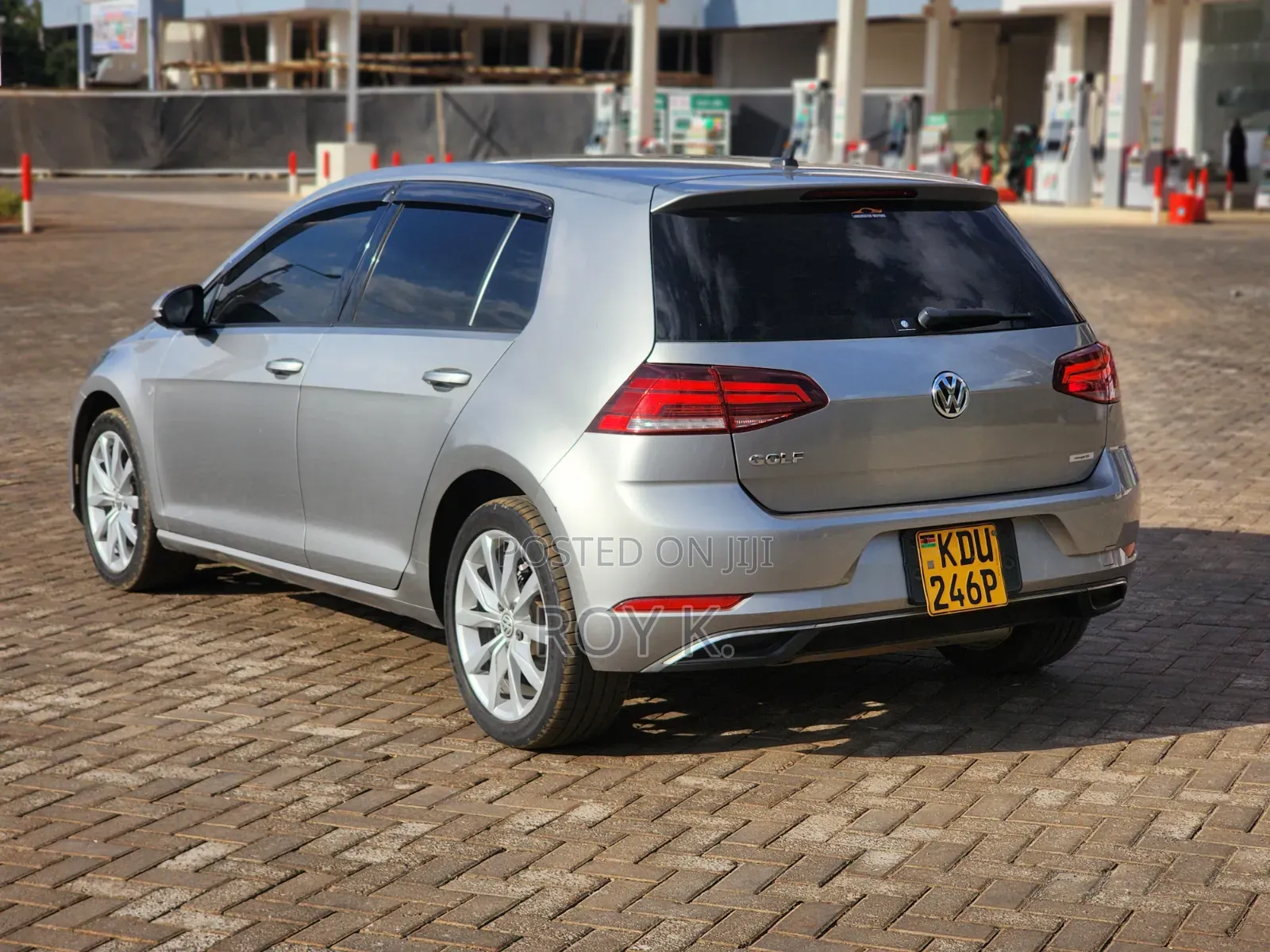 Volkswagen Golf TSI S FWD 2018 Gold